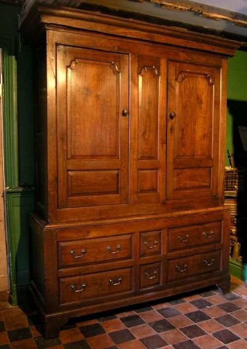 18th Cent Oak Livery/press Cupboard
